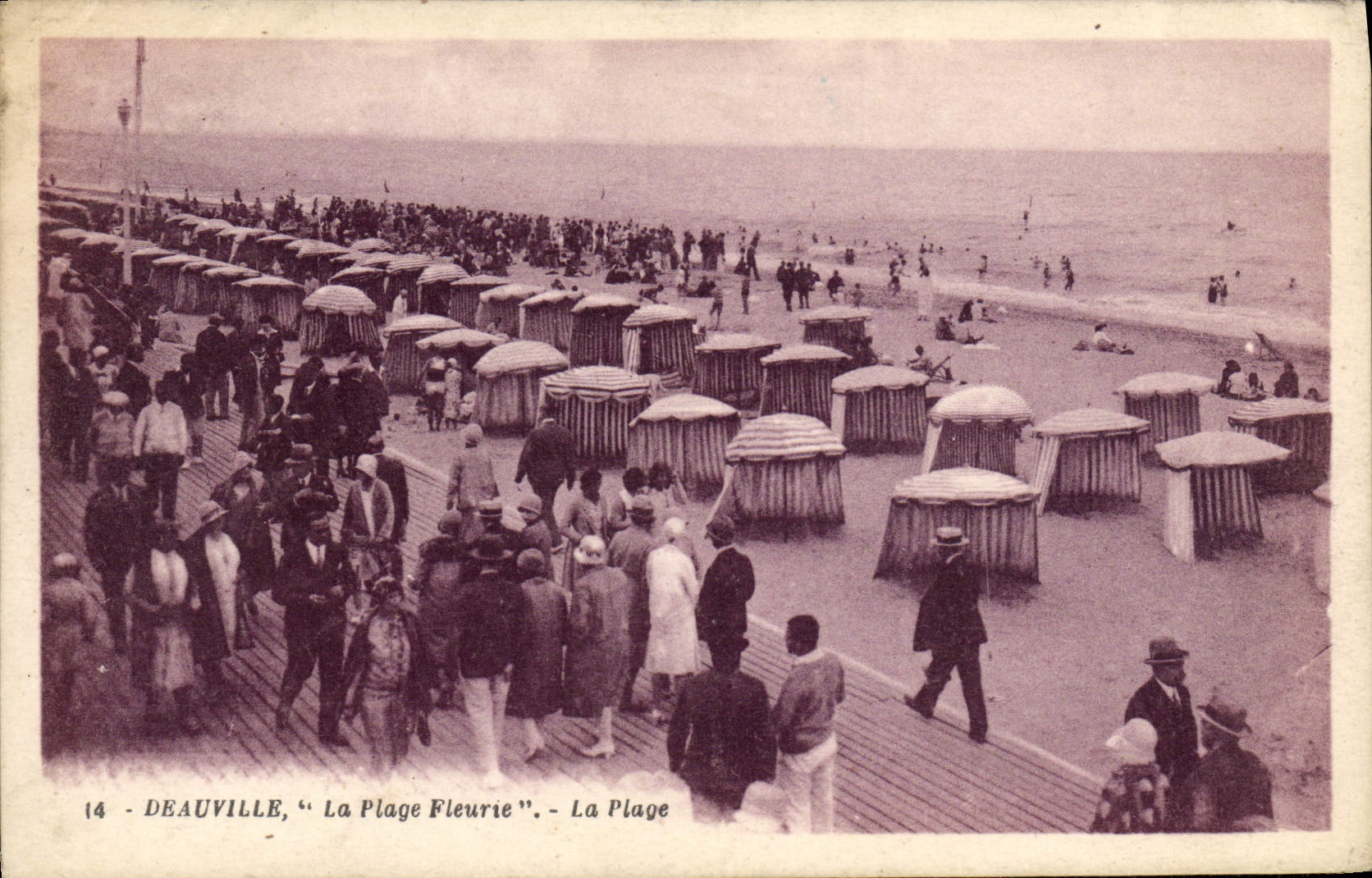 CPA Deauville La Plage Fleure La Plage