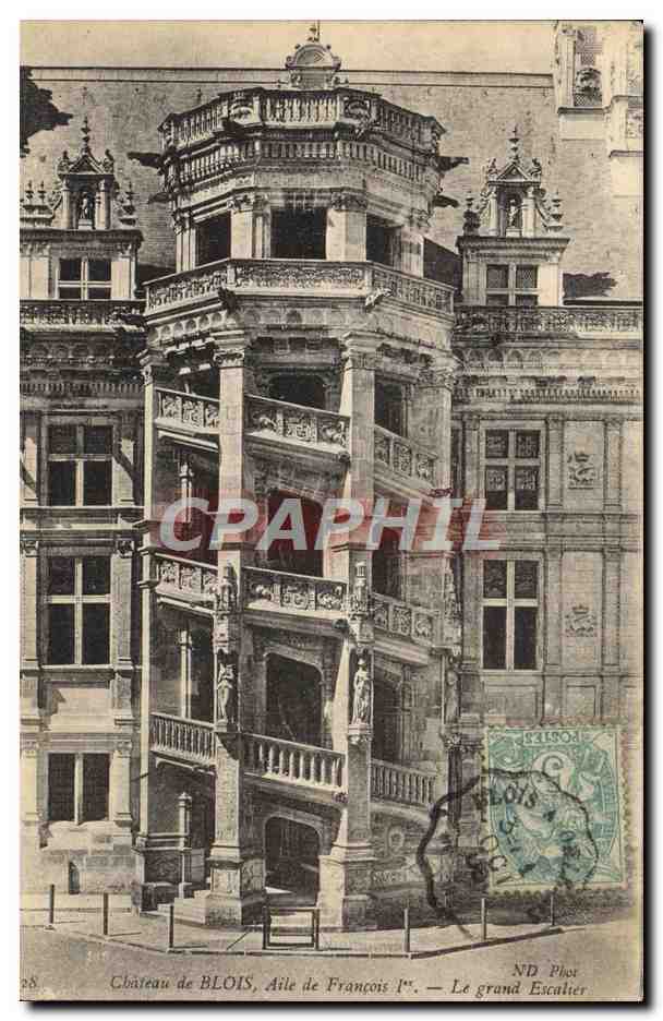 CPA Chateau de Blois Aile de Francois 1er Le grand escalier