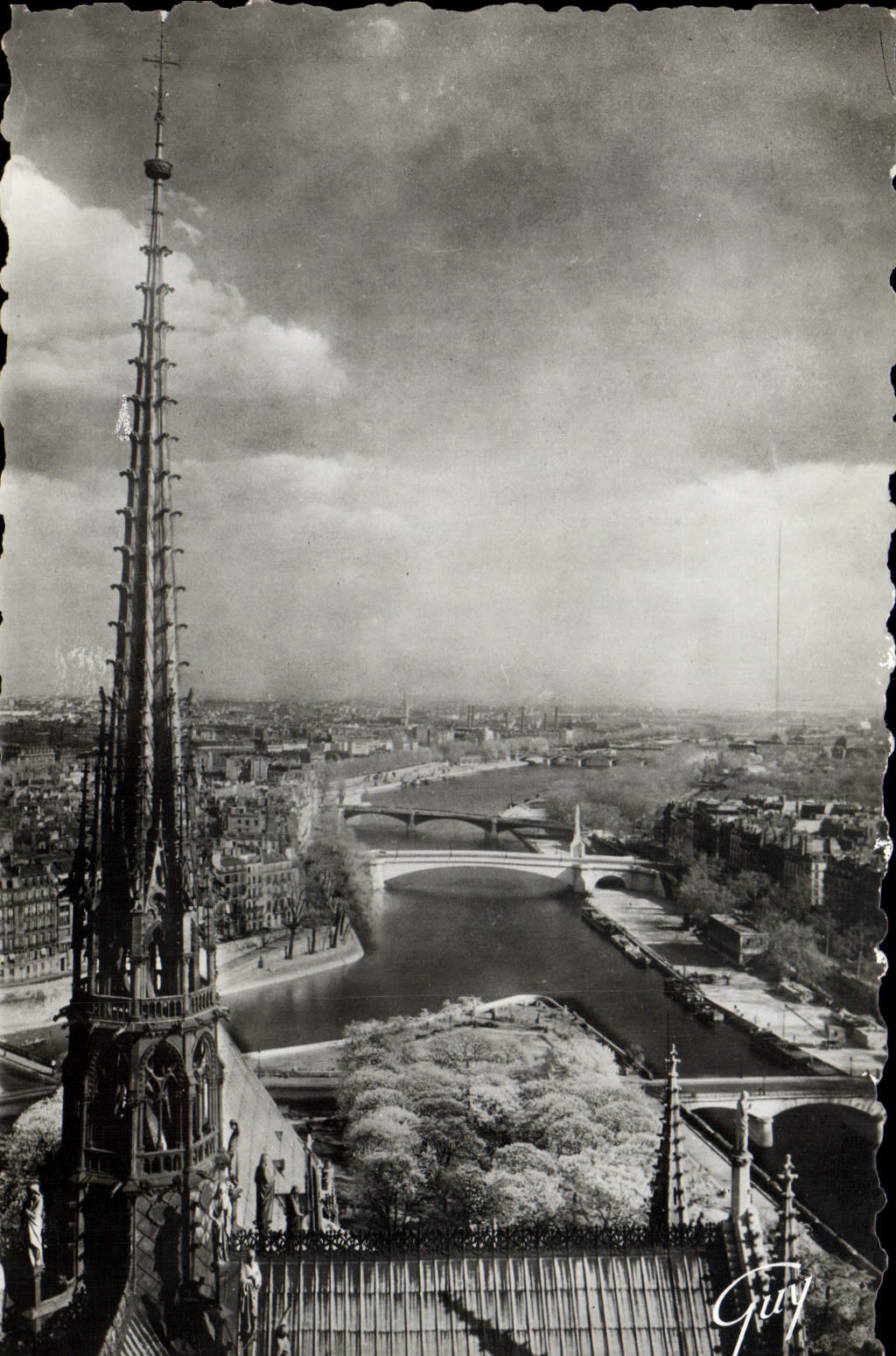 CPM Paris La Seine en amont de Notre Dame