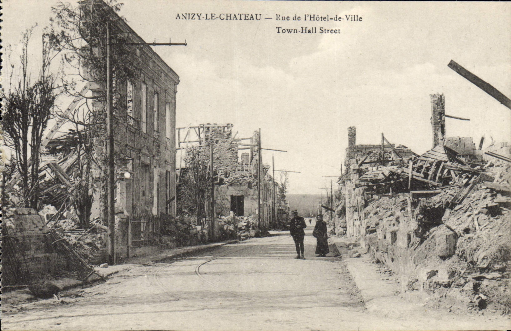 Anizy-le-Château — Rue de l'Hôtel-de-Ville — Nachkriegszerstörung
