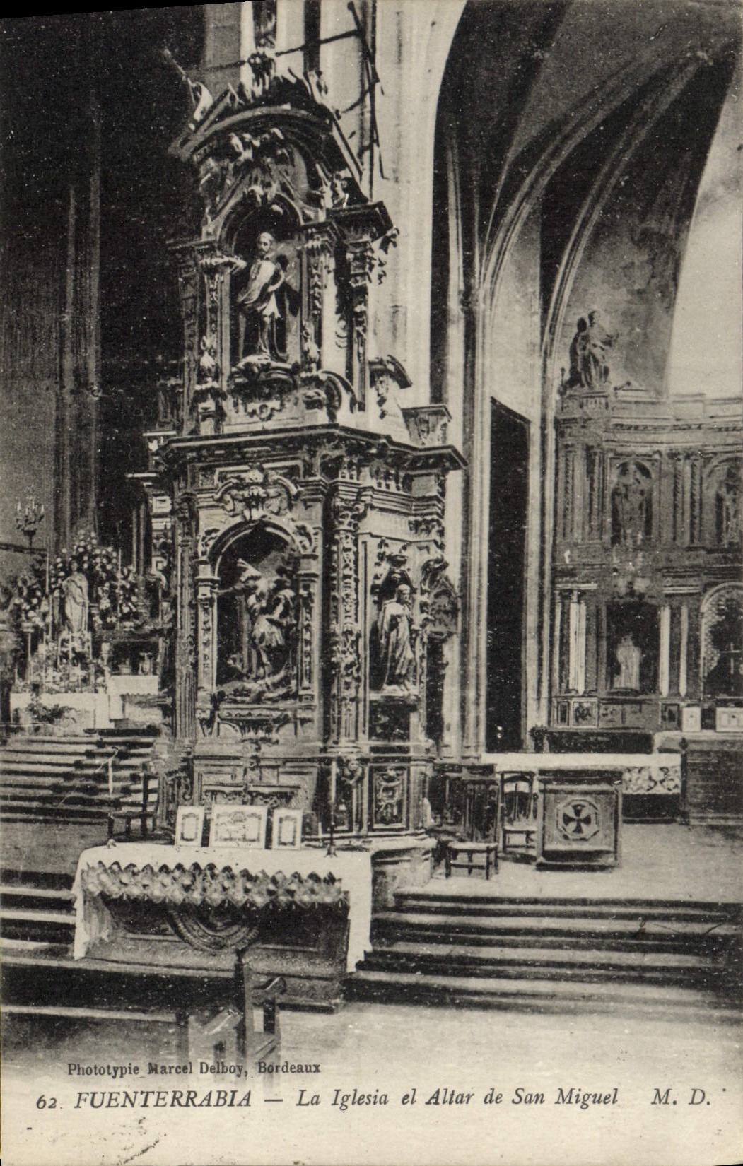 CPA Fuenterrabia La Iglesia Et Altar De San Miguel