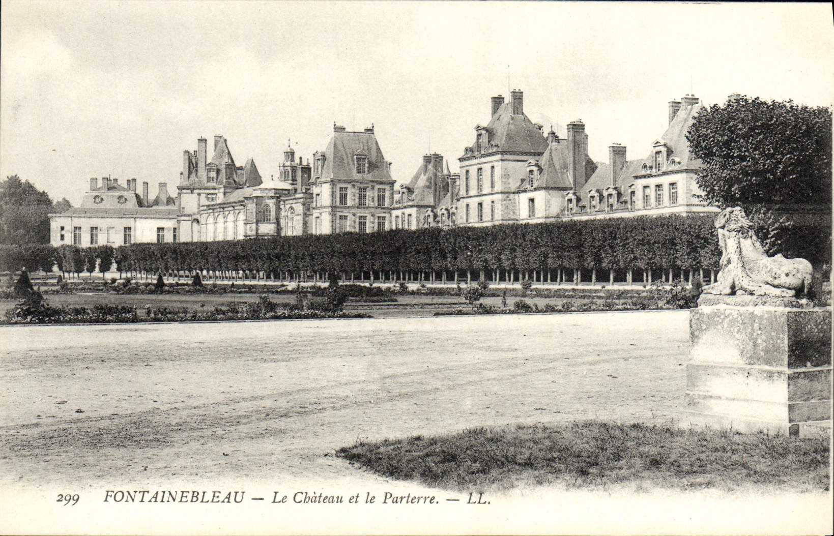Fontainebleau — Das Schloss und der Parterre — LL. n°299