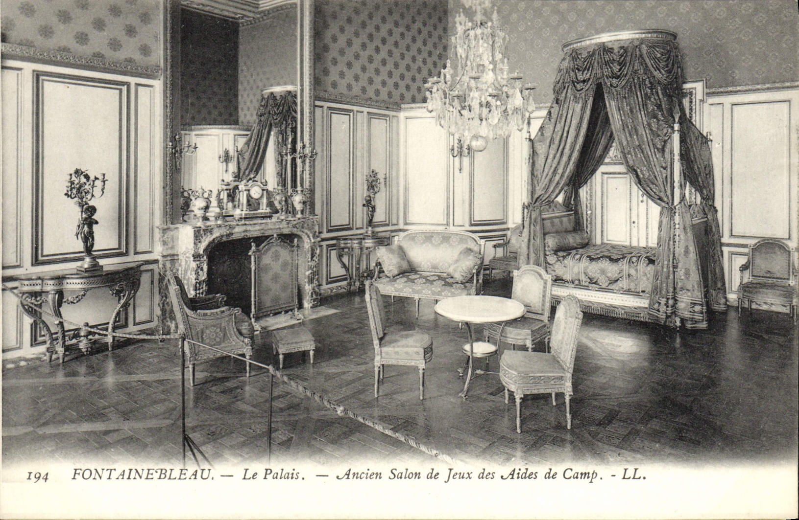 Fontainebleau — Le Palais — Ancien Salon de Jeux des Aides de Camp — LL. — n° 194