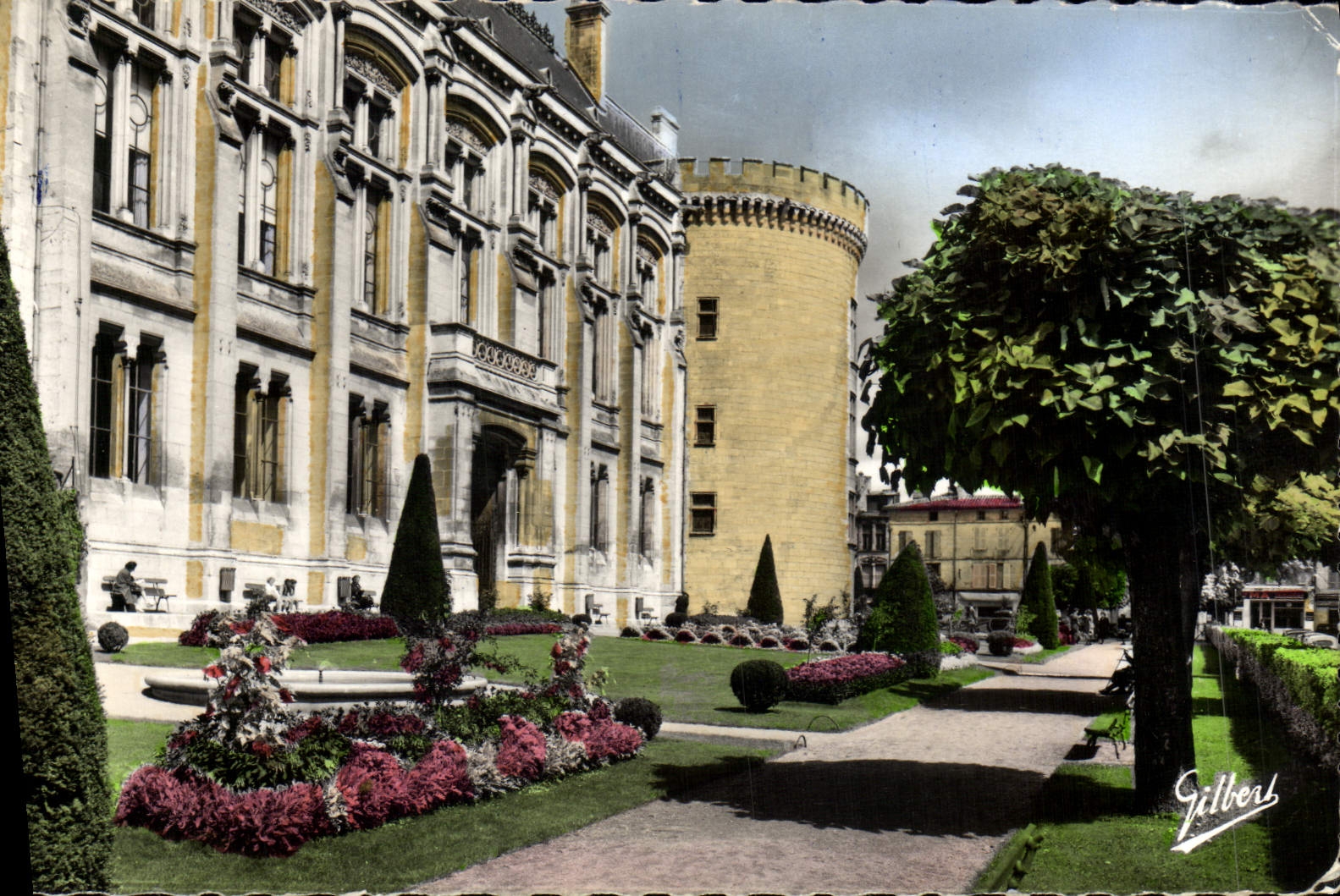 Jardins de l'Hôtel de Ville et Tour de Marguerite de Valois — Éditions A. Gilber