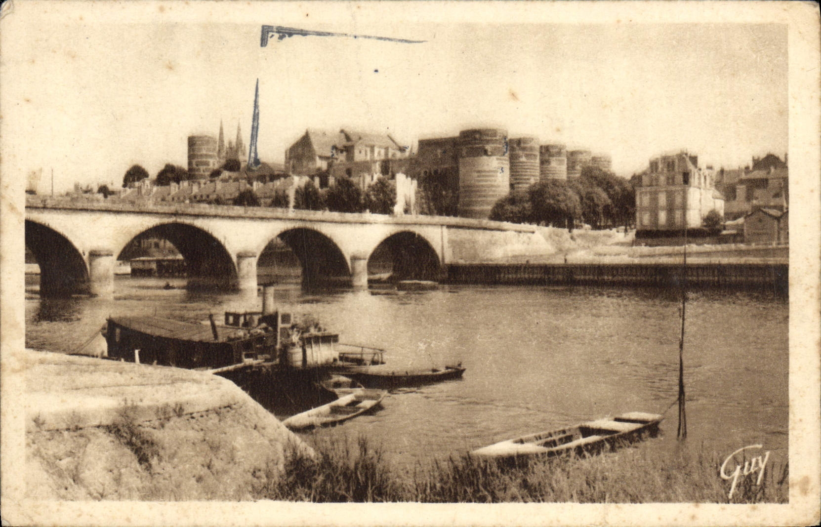 CPA Angers La Mainze Le Pont De la Basse Chaine et le chateau