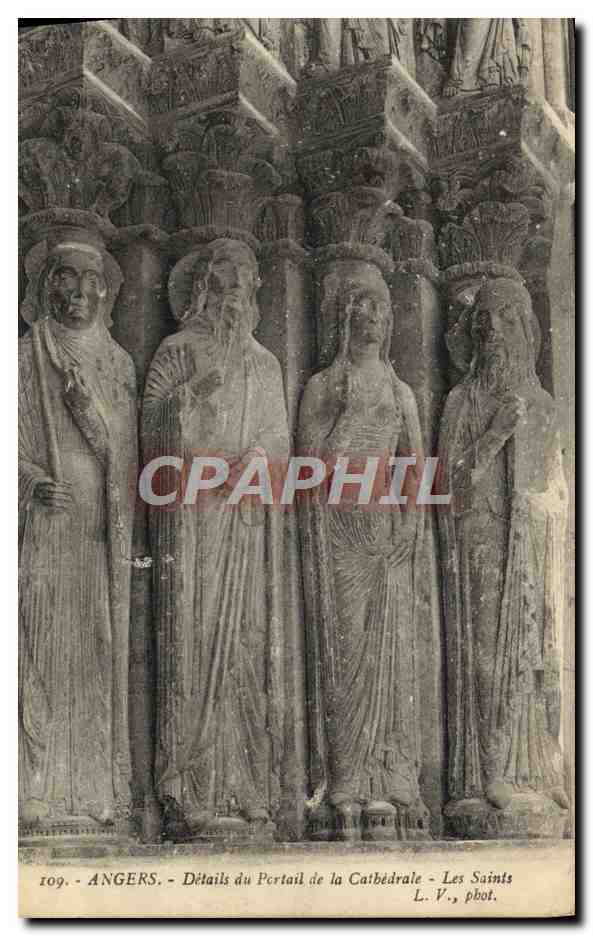 CPA Angers Details Du Portail De La Cathedrale Les Saints