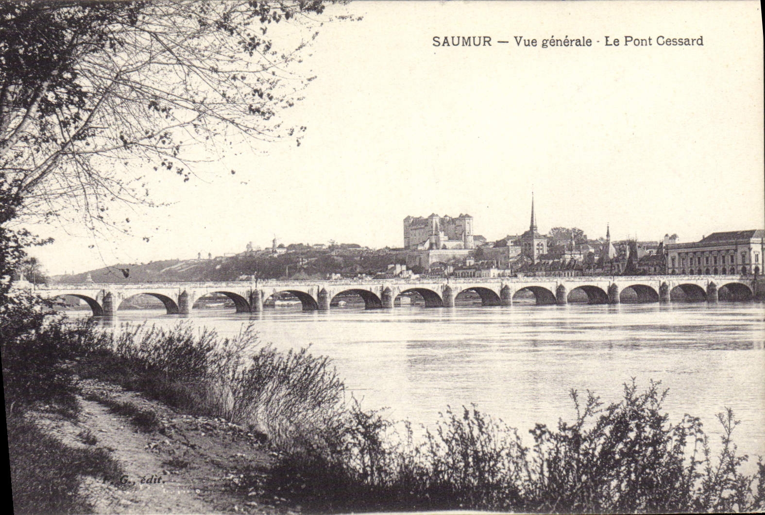 CPA Saumur Vue Generale Le Pont Cessard