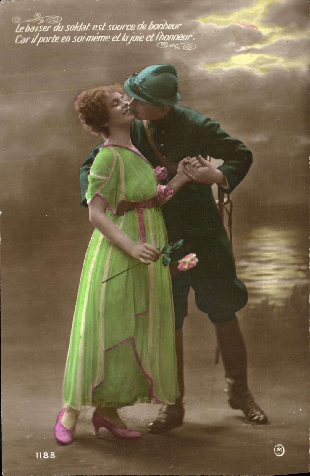 CPA Fantaisie Femme Soldat 