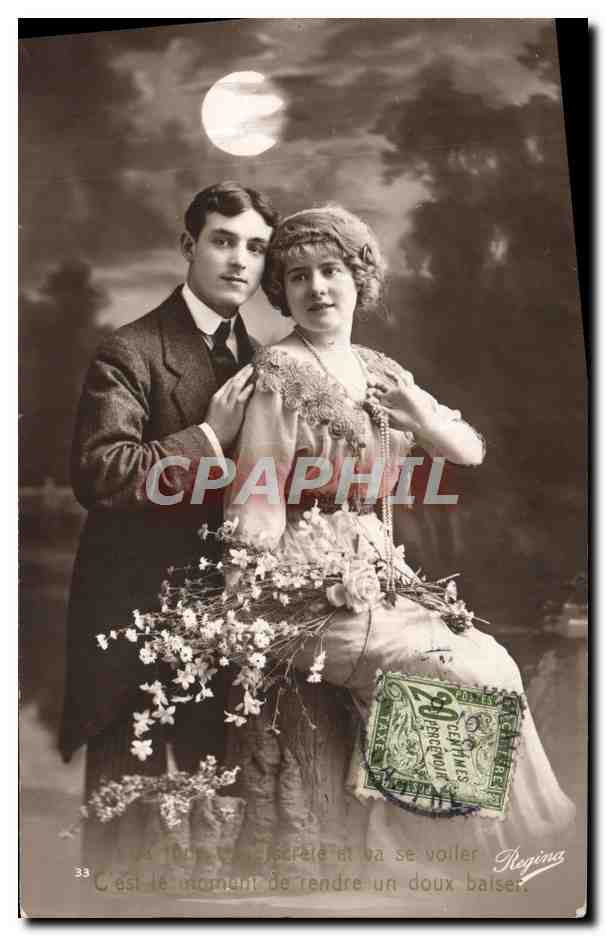 Couple en amoureux — scène de studio sous la lune — Regina, n°33