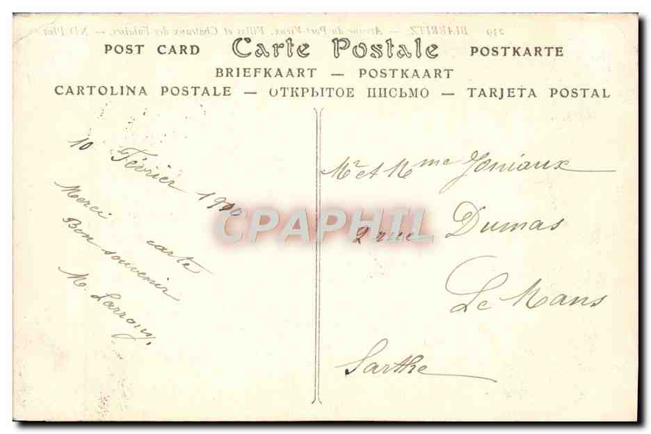 CPA Biarritz Avenue du Port Vieux et Chateaux des Falaises — Verso