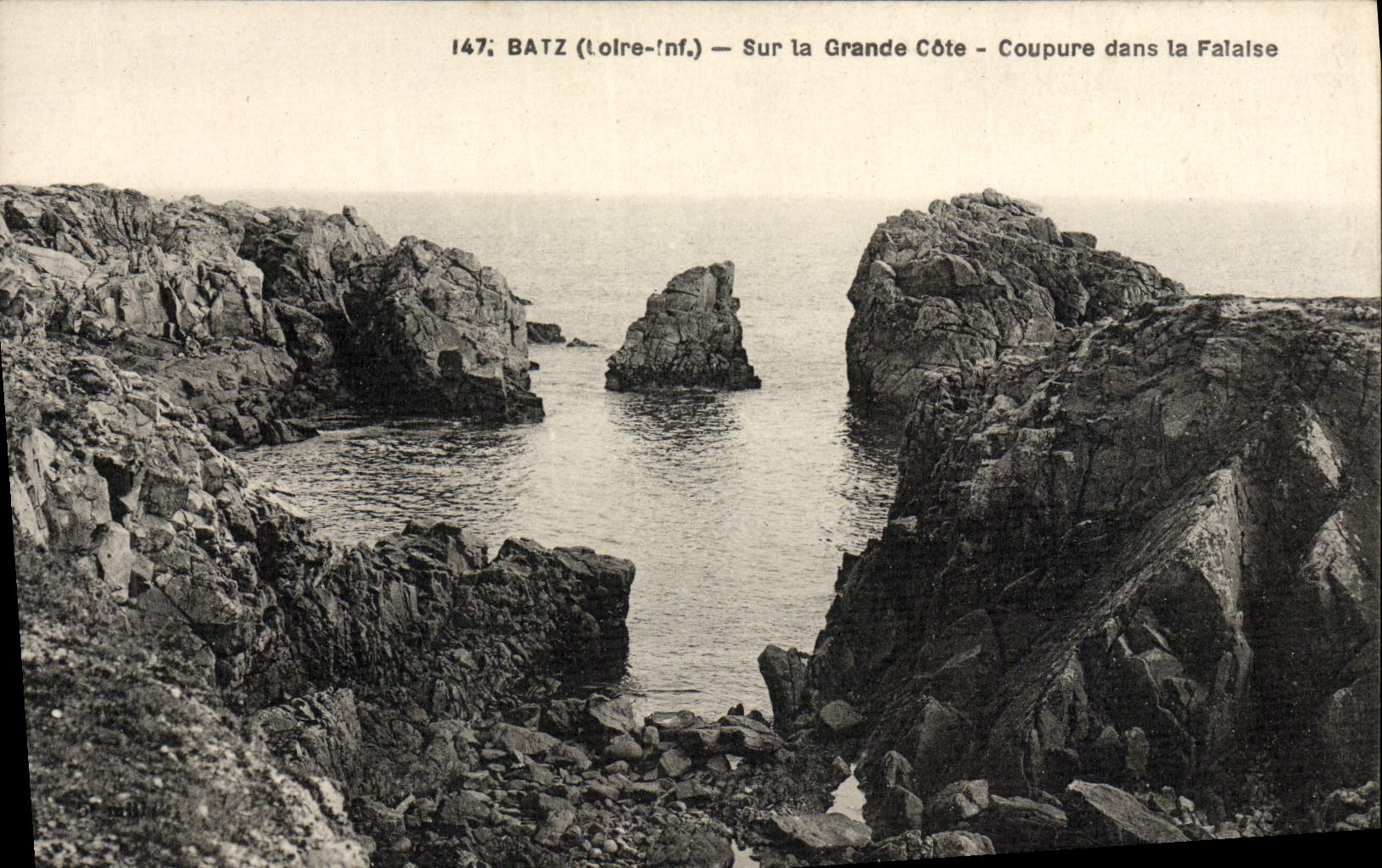 CPA Batz Sur la Grande Cote Coupure dans la Falaise