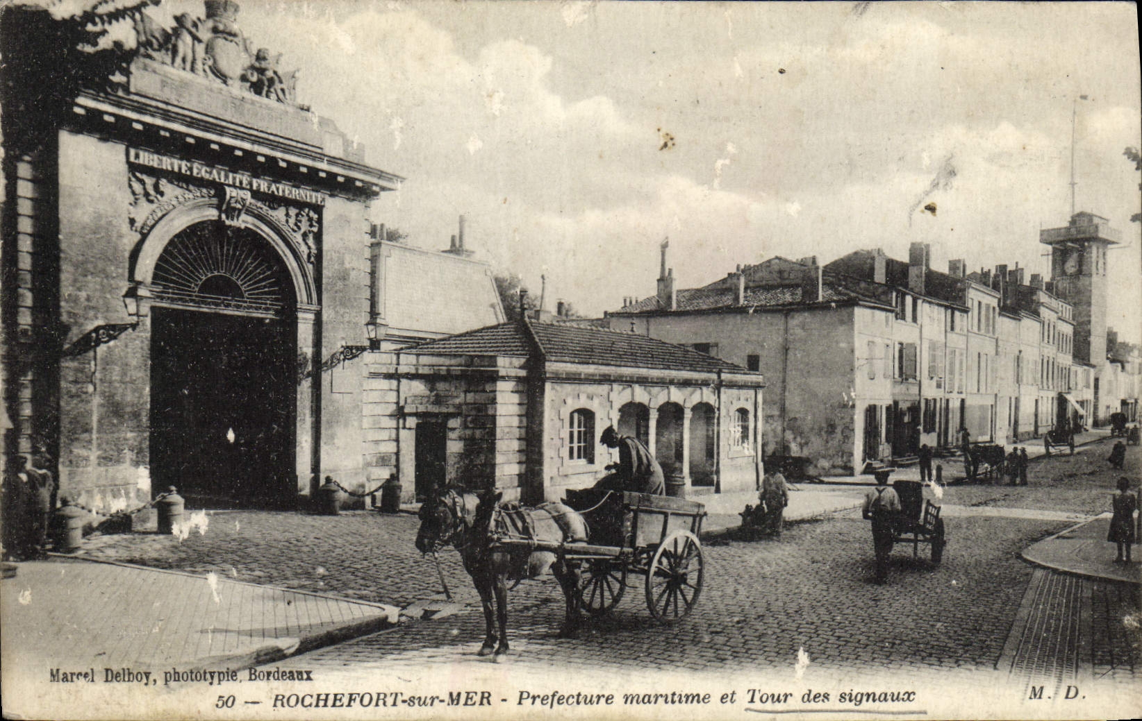 CPA Rochefort Sur Mer Prefecture Maritime et Tour des siganux 