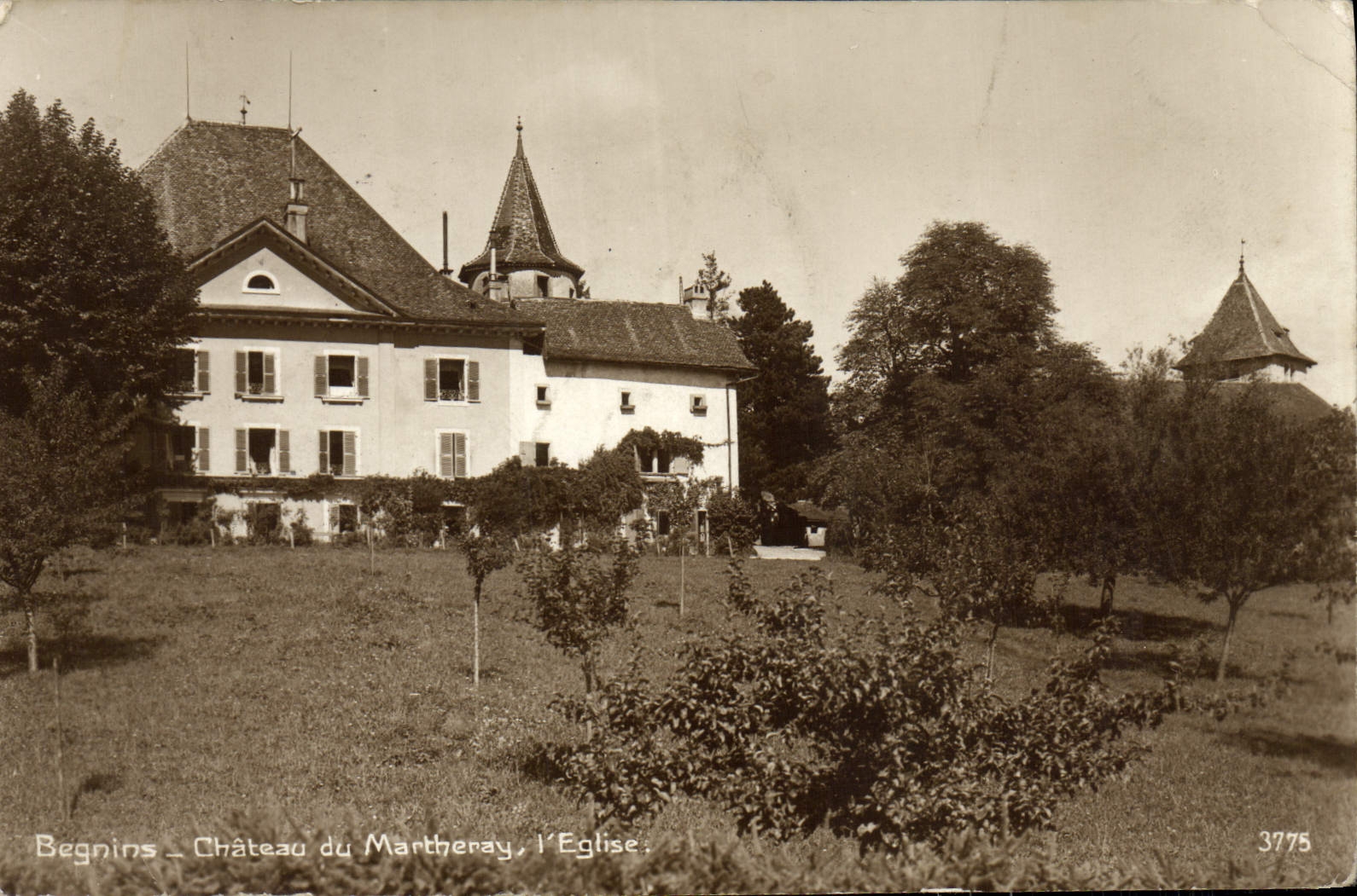 CPM Begnins Chateau du Martheray L'eglise 