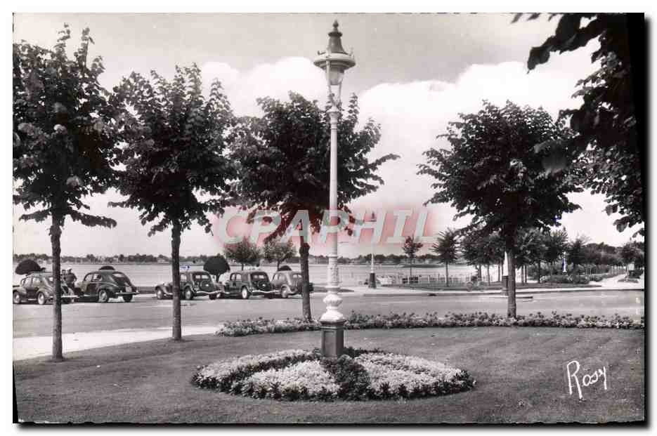 CPM La Baule Sur Mer Le Jardin Du Casino