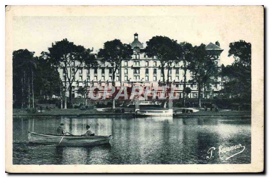 CPA Bagnoles de L'Orne Le Grand Hotel et la Lac