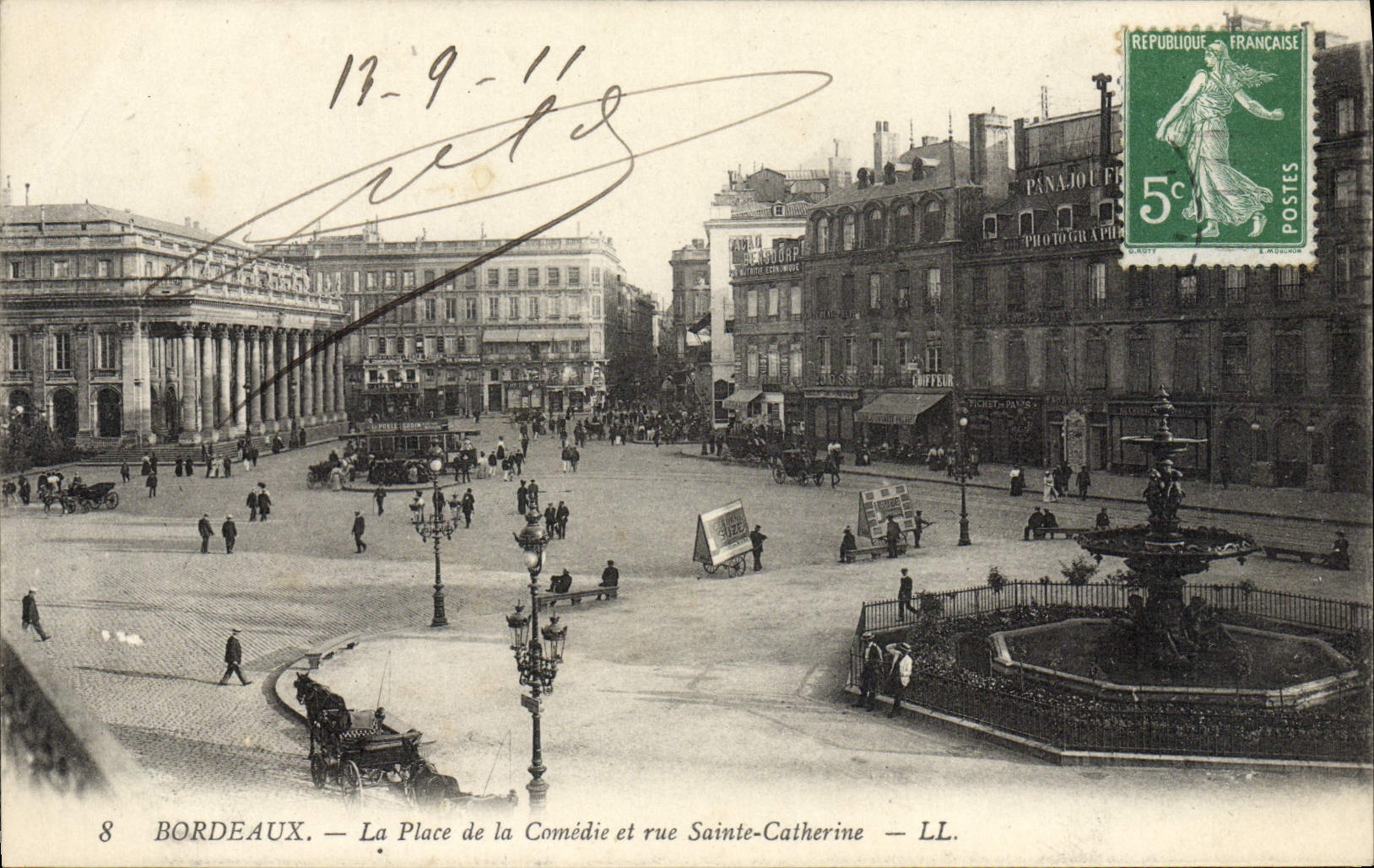 CPA Bordeaux La place de la Comedie et Rue Saint Catherine