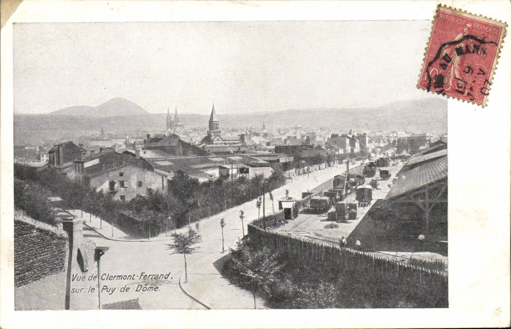 Vue de Clermont-Ferrand sur le Puy de Dôme — Édition spéciale du Chocolat Poulain
