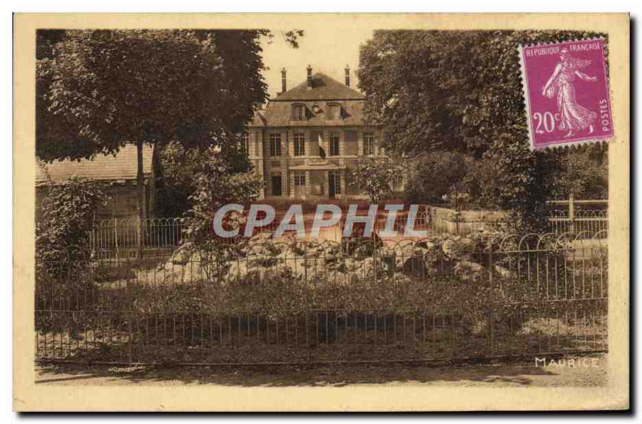 CPA Gournay sur Marne Le puits Artesien La mairie Chateau louis XIII