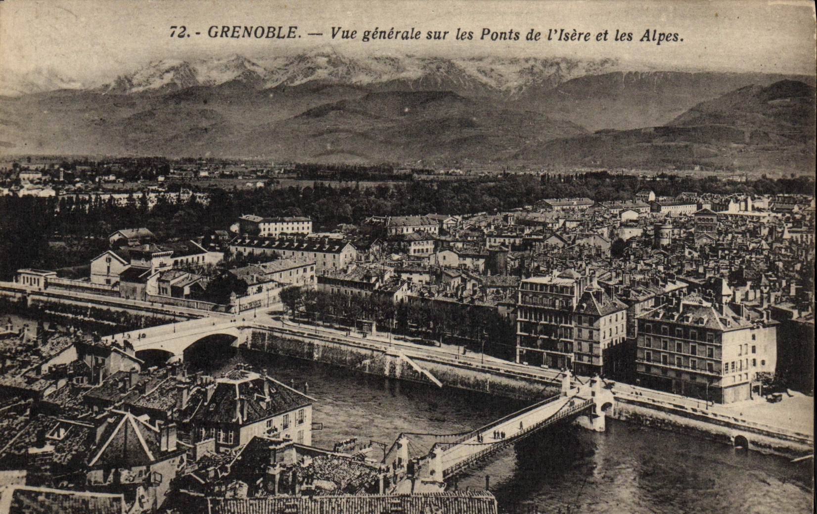 Grenoble — Vue générale sur les Ponts de l'Isère et les Alpes.