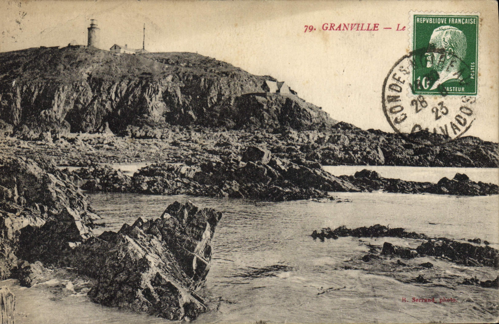 Granville — Der Leuchtturm — H. Serrand Foto, n°79
