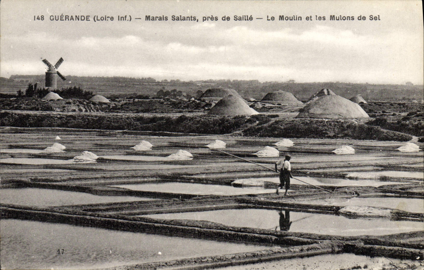 CPA Guerande Marais salants pres de Saille Le moulin et les mulons de sel