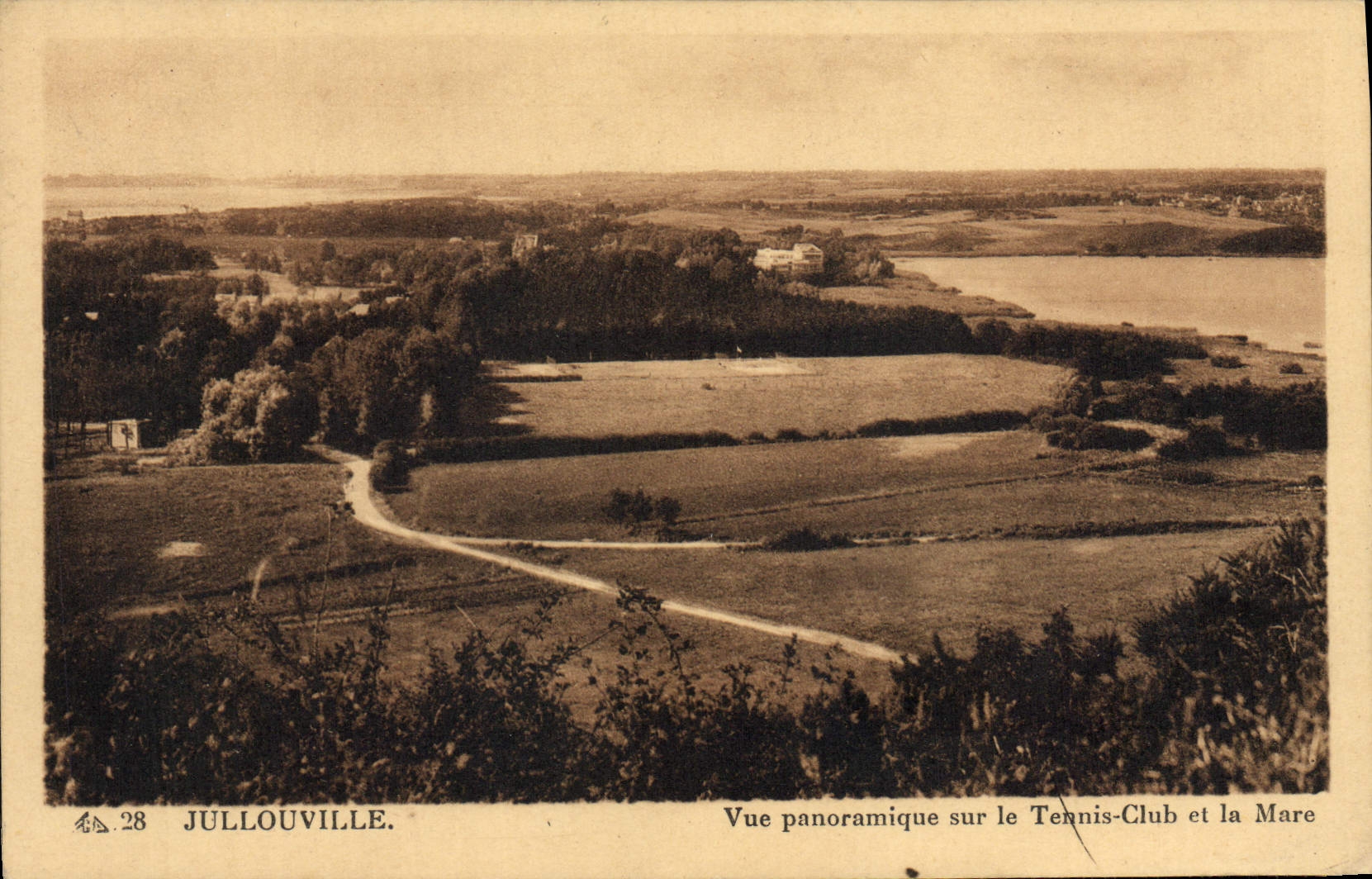 Jullouville — Vue panoramique sur le Tennis-Club et la Mare — C.A.P. - 44, rue Lotelier, Paris (15e)
