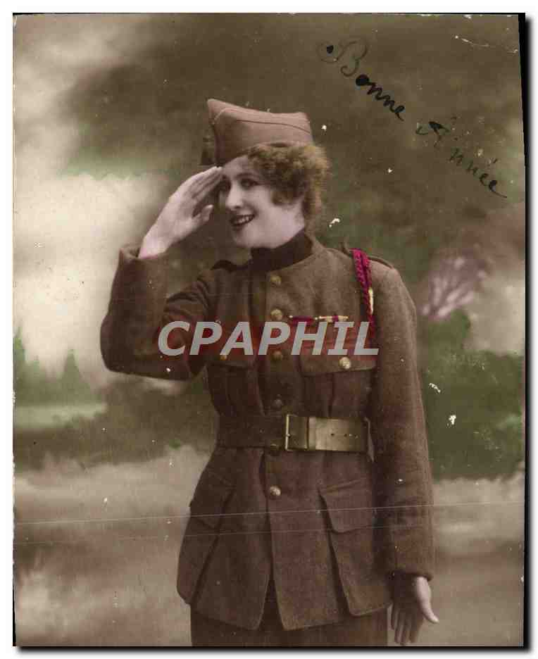 CPA Fantaisie Femme Soldat 