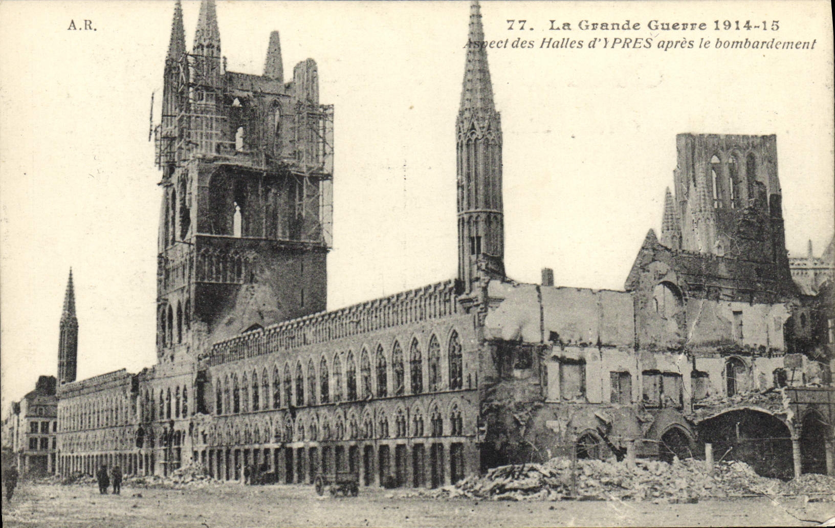 CPA La Grande Guerre Pres Apres Le bombardement Militaria
