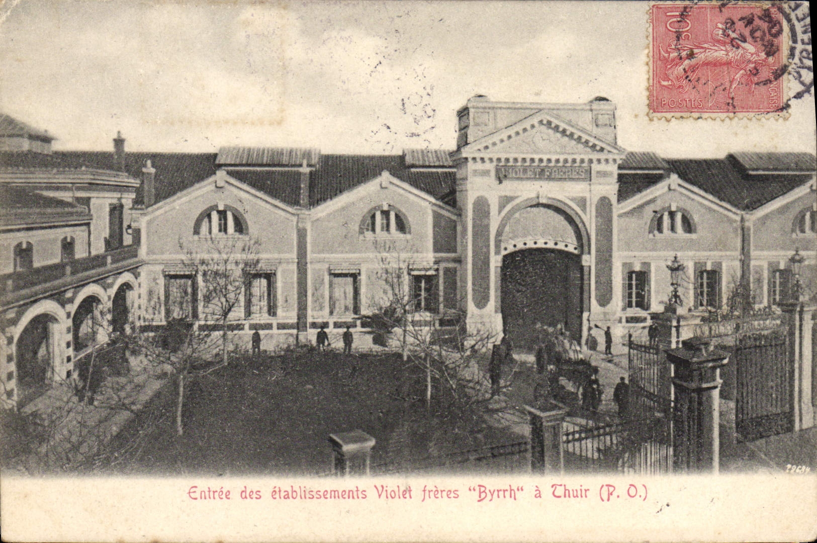CPA Entree des etablissements Violet Freres Byrrh a Thuir