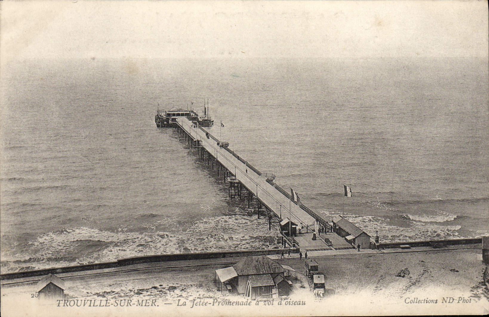 Trouville-sur-Mer — La Jetée-Prémenade à vol d'oiseau — Collections ND Photo