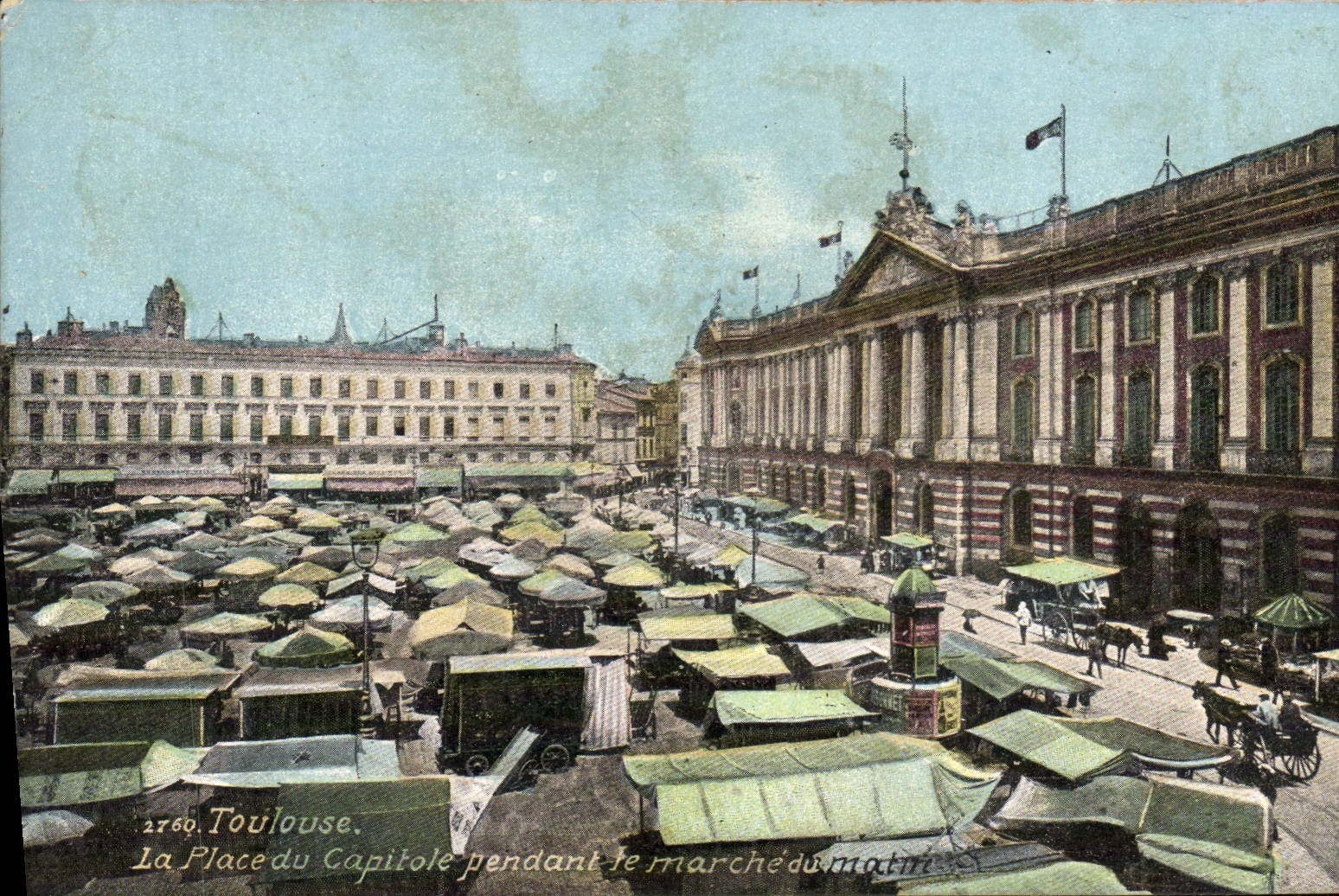 Toulouse. La Place du Capitole pendant le marché du matin — Éditeur : Hourouche Frères, n° 2760