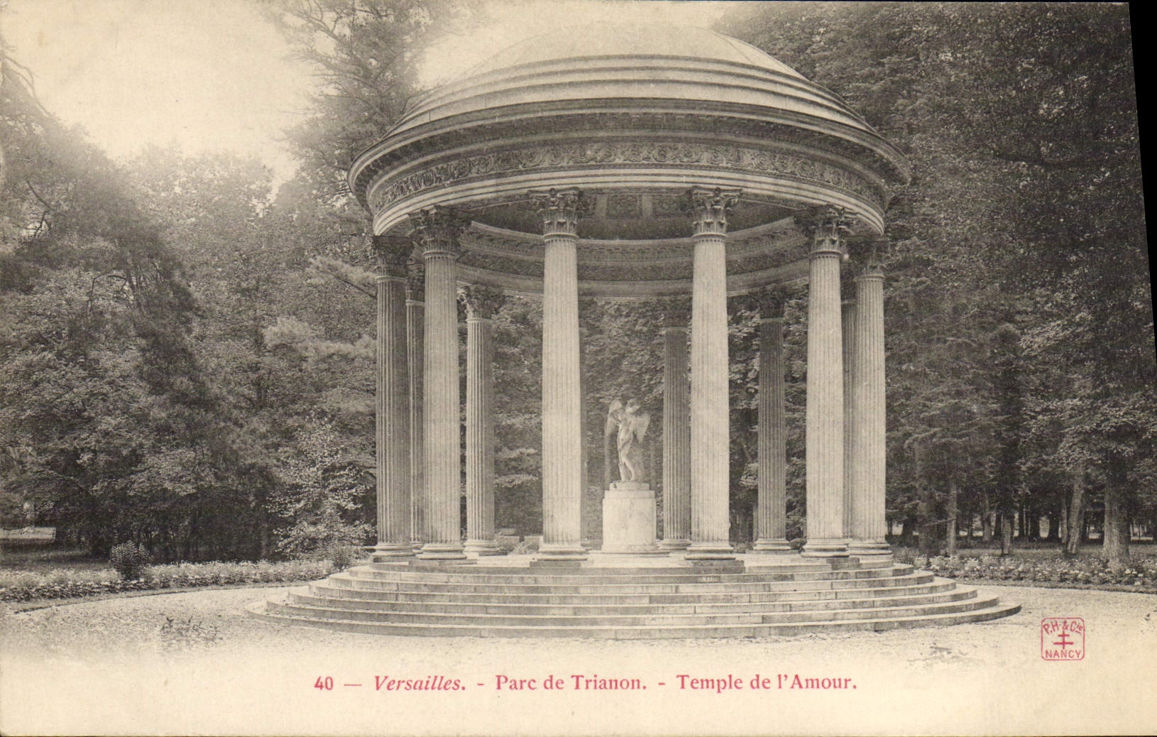 CPA Versailles Parc du Trianon Temple de l'amour