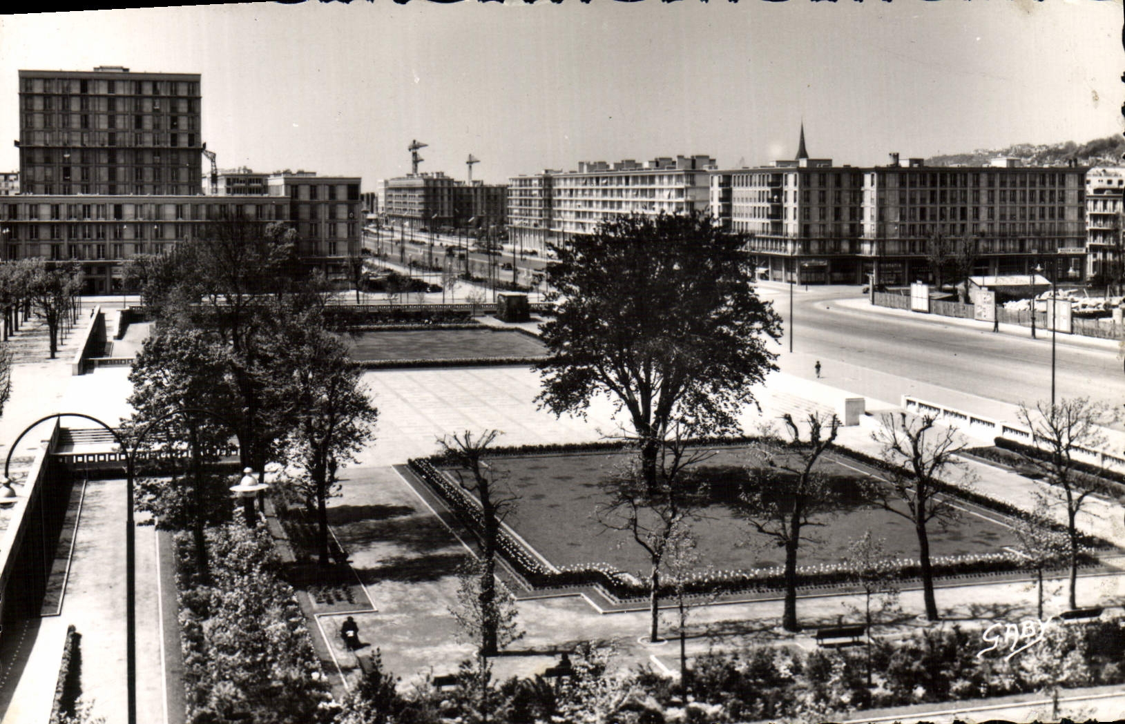 CPM Le Havre Place De L'Hotel De Ville