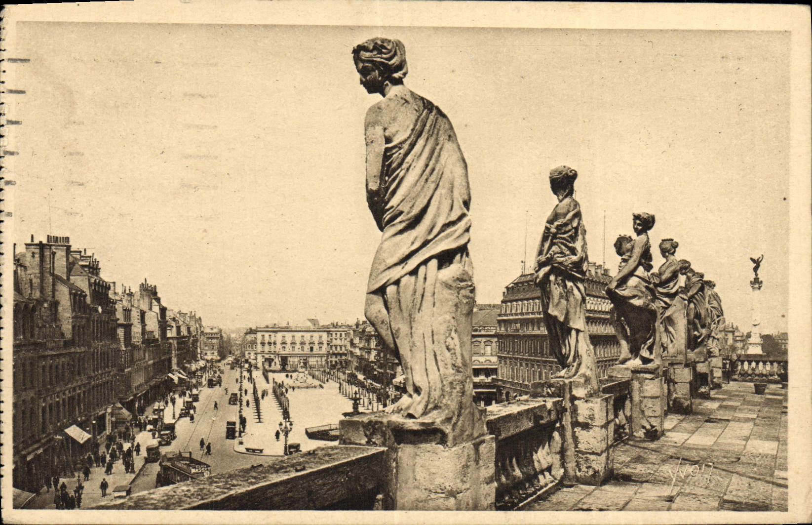 Bordeaux — Vue générale prise de la Terrasse du Grand Théâtre — Éditions d'Art Yvon, n°8