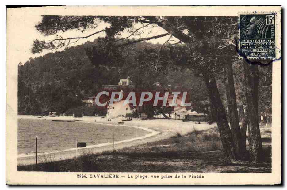 Cavalière — La plage, vue prise de la Pinède — Éditeur : C. P. A. (n° 2254)