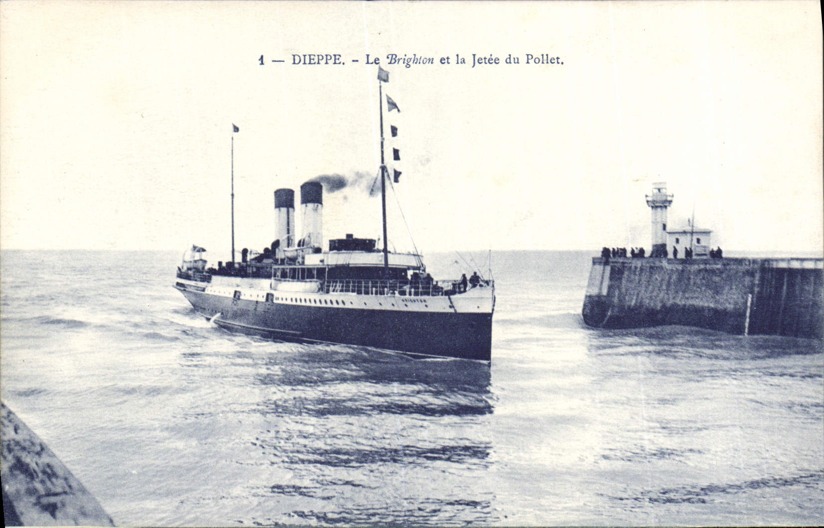CPA Dieppe Le Brighton Et La Jetee Du Pollet Bateau