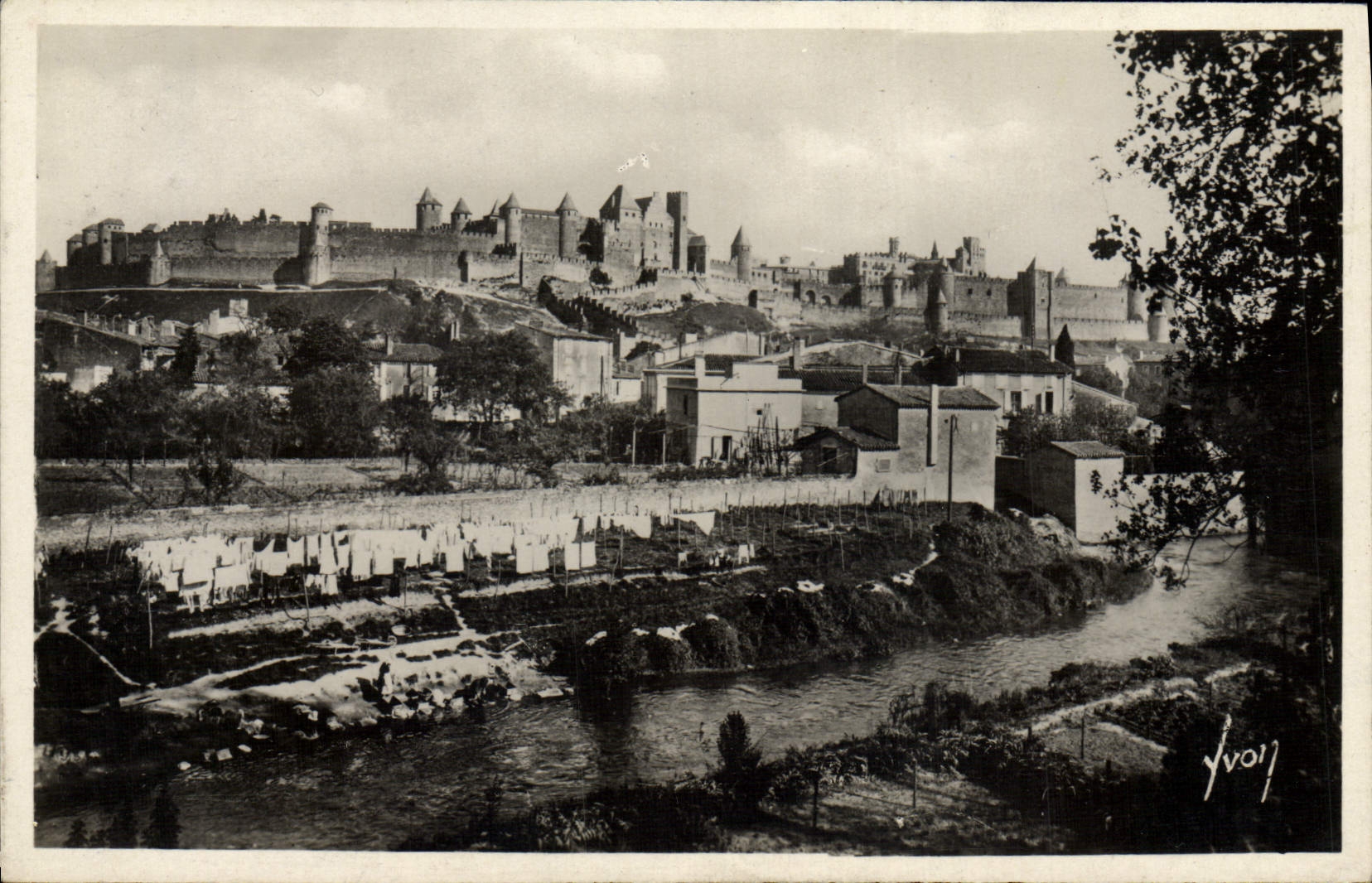 CPA Carcassonne La Cite Vue Generale