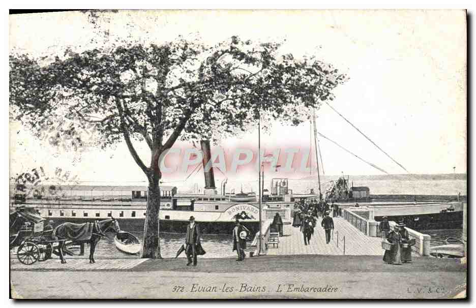 CPA Evian les Bains L'Embarcadere Bateau