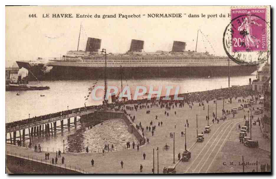 CPA Le Havre Entree du Grand Paquebot Normandie dans le port du Havre 