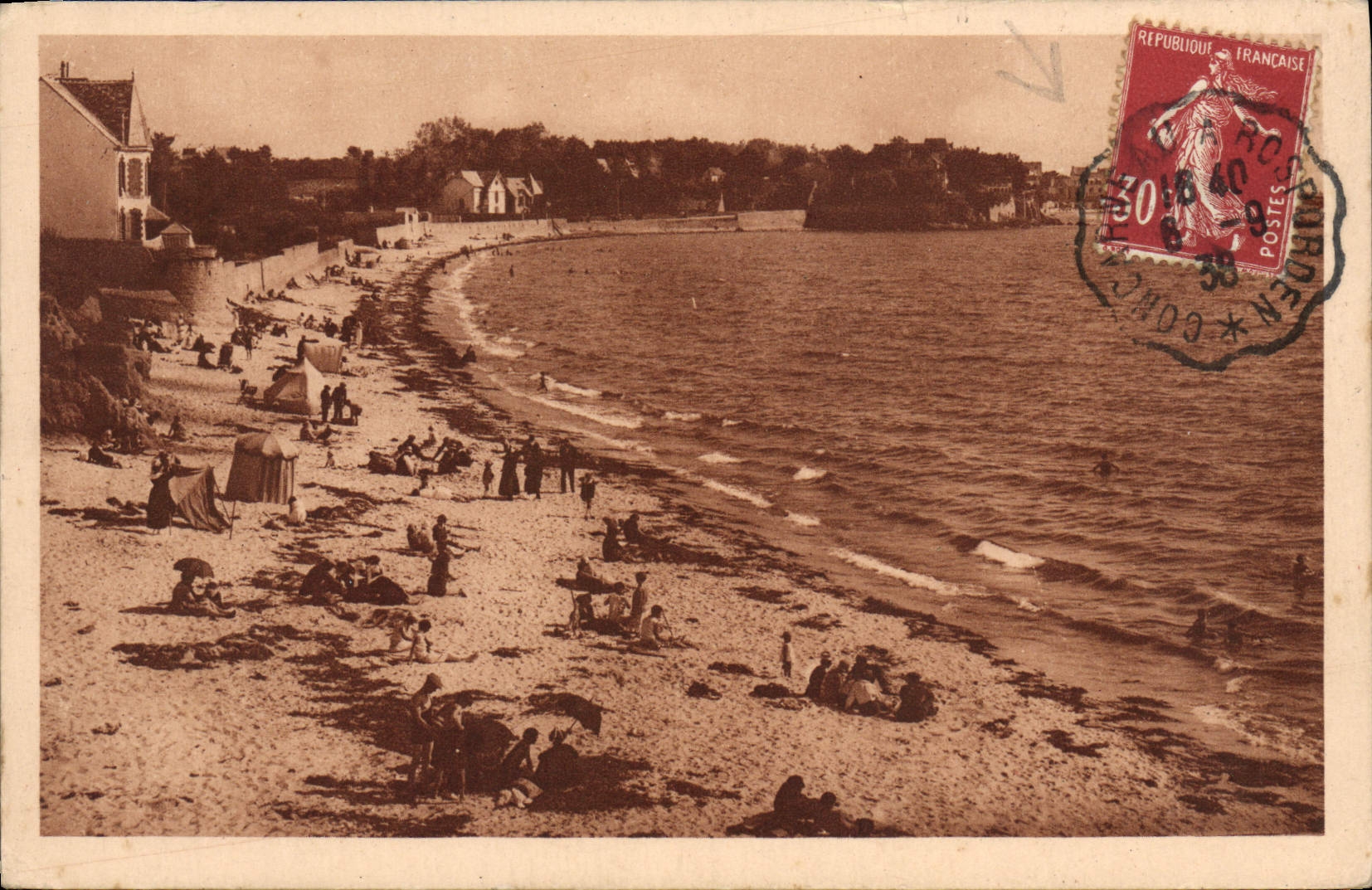 CPA Concarneau La Plage Et Les Sables Blancs
