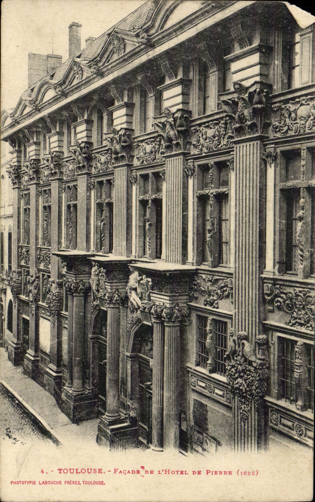Toulouse - Façade de l'Hôtel de Pierre (1625) — Phototypie Labouche Frères, Toulouse
