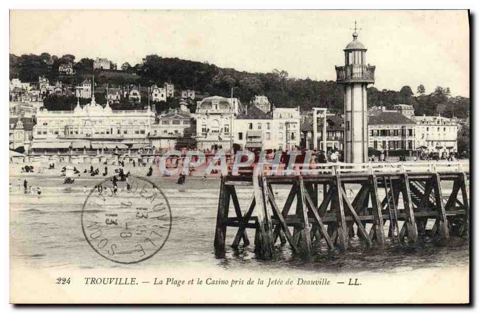 CPA Trouville La Plage et le Casino Pris de la Jetee de Deauville