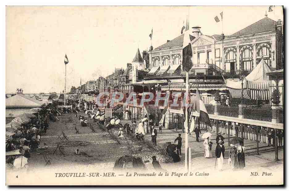 CPA Trouville Sur Mer La Promenade de la Plage et le Casino