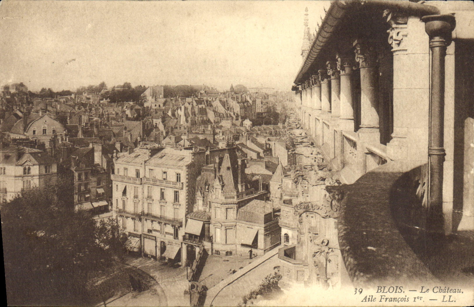 Blois — Le Château. Aile François 1er — LL. — N°39