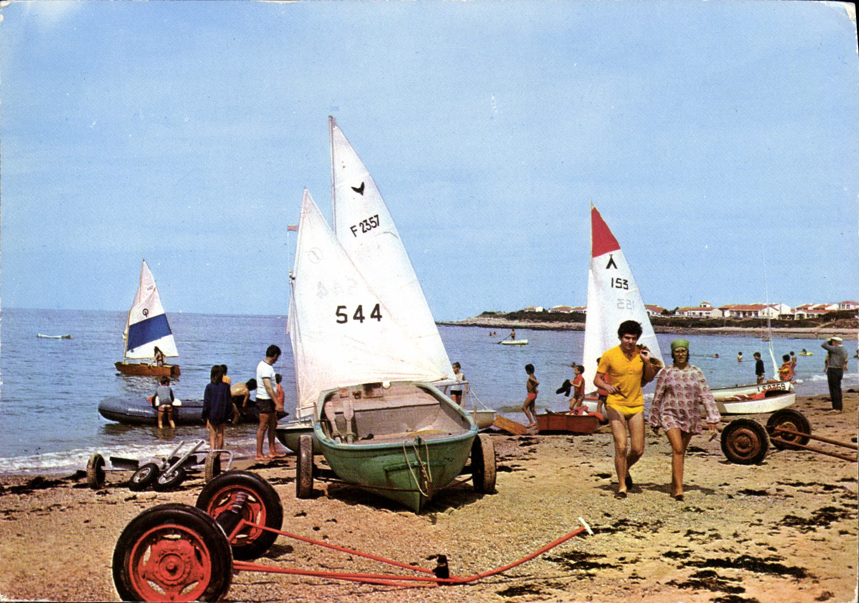 Plage de Bretignolles-sur-Mer — École de Voile du Marais Girard — Éditeur Châret — n° 4746