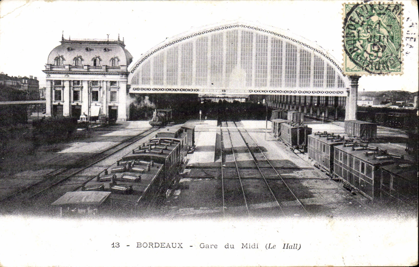 CPA Bordeaux Gare du Midi Le hall Train
