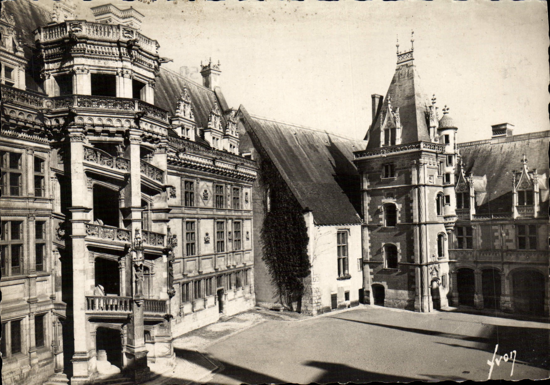 Castillo de Blois — alas de Francisco I y de Luis XII — Ediciones d'Art 'VON' París