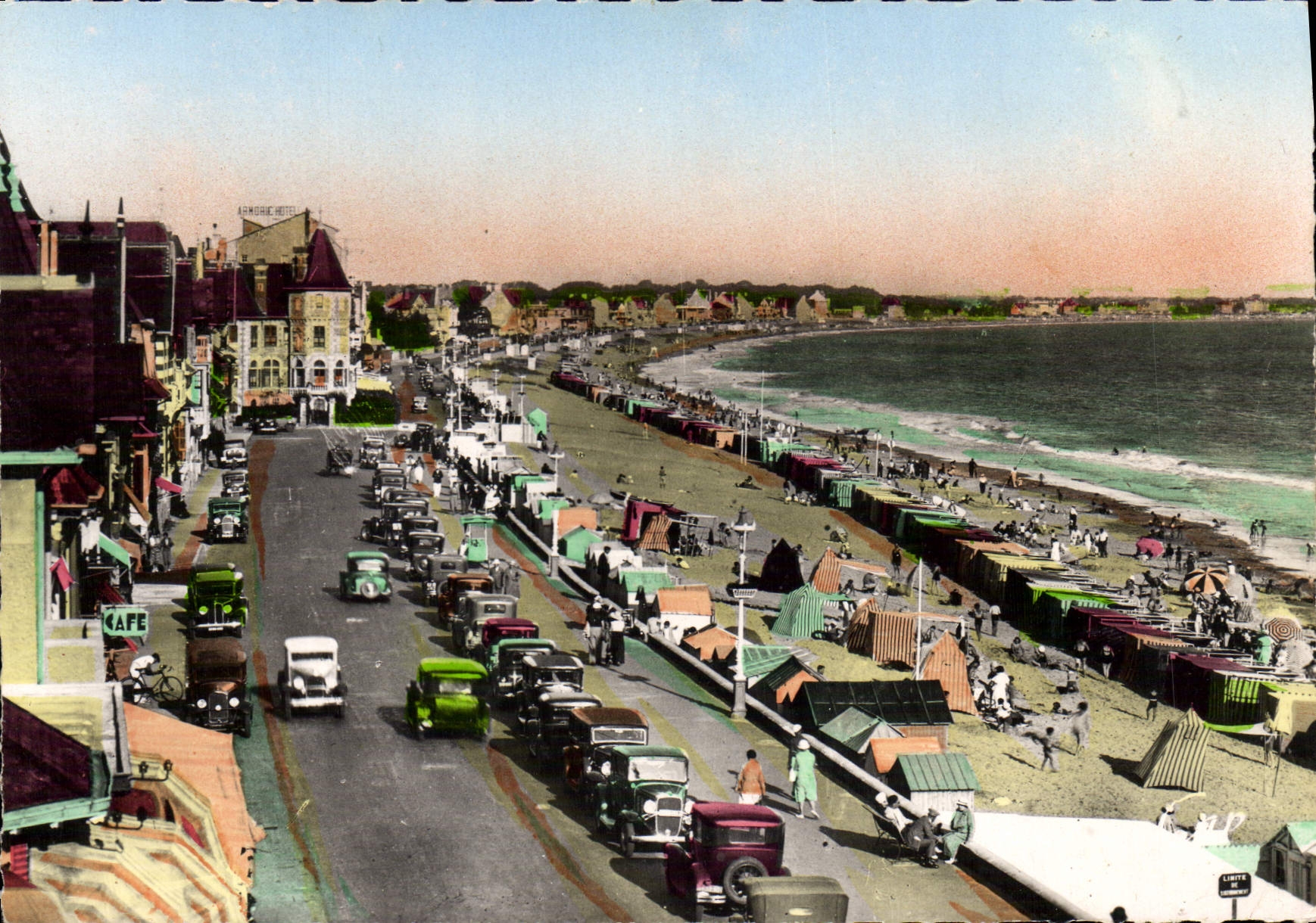 CPM La Baule Boulevard de L'Ocean Vue vers le Pornichet prise de l'hotel Adriana