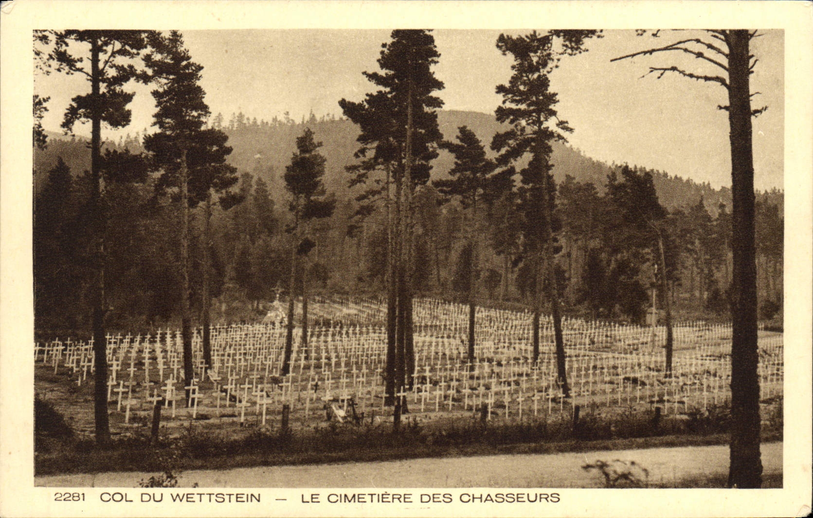 CPA Col Du Wettstein Le Cimetiere des chasseurs Militaria