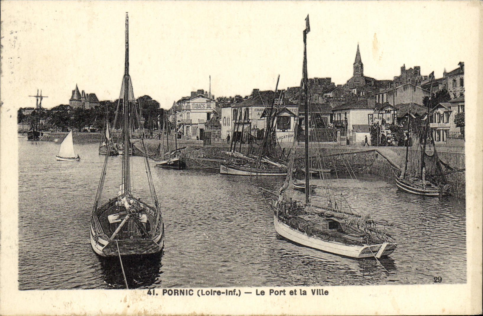 CPA Pornic Le Port et la Ville Bateaux